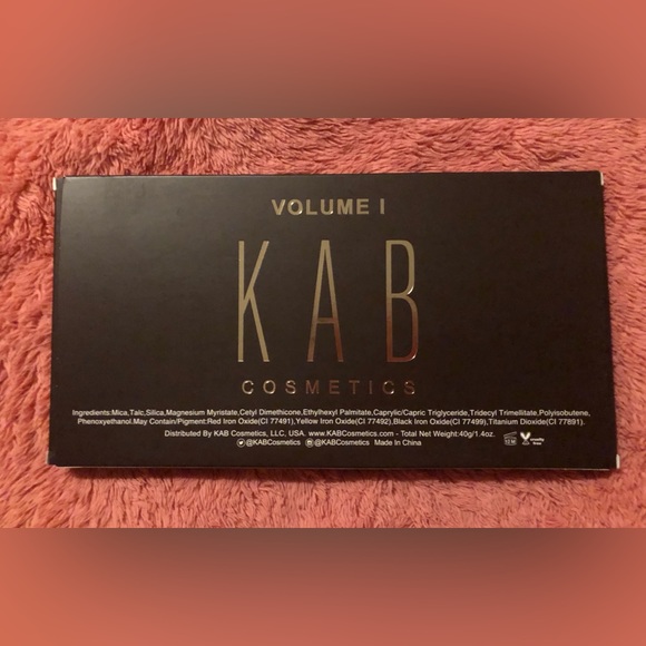 KAB cosmetics contour palette - Picture 2 of 4